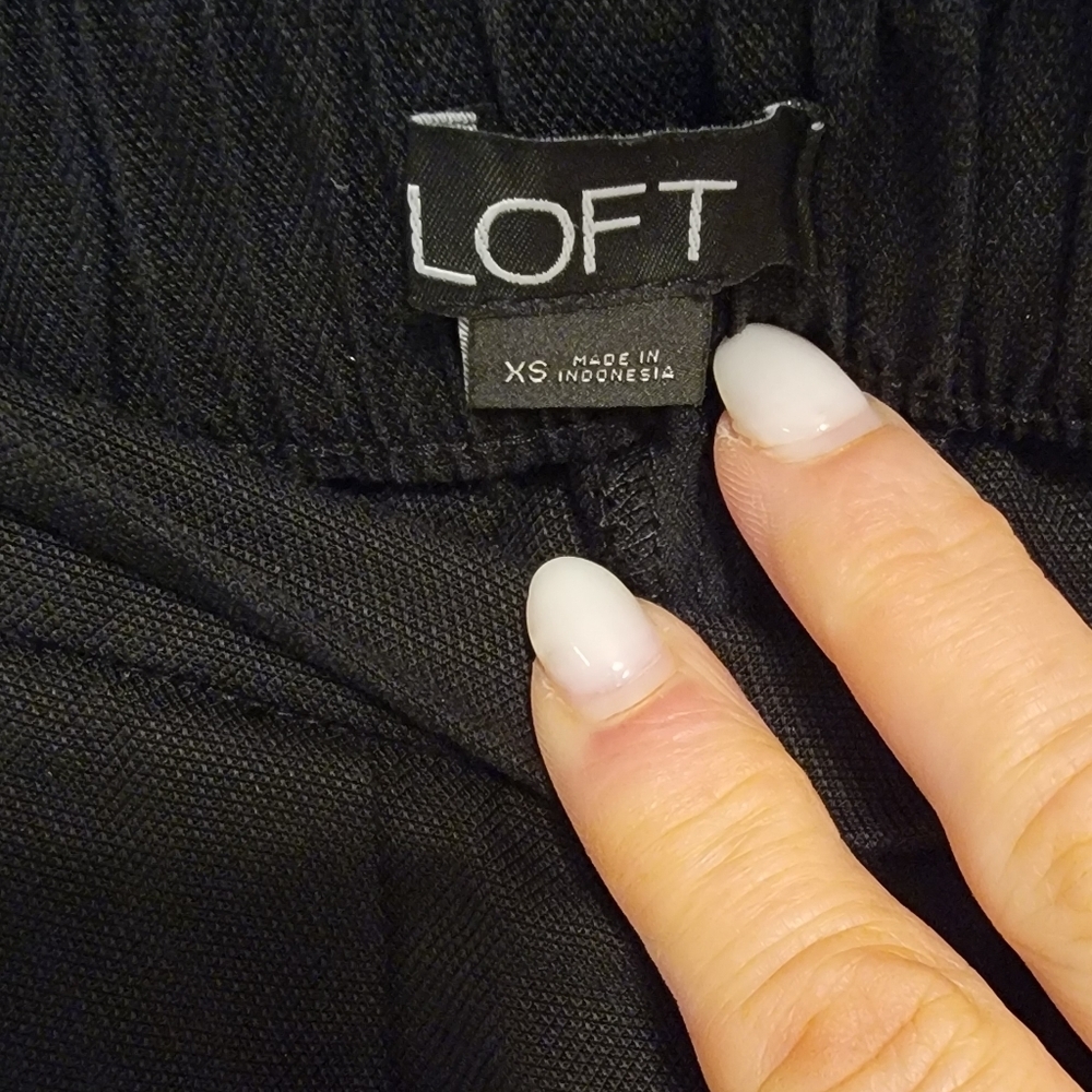 LOFT Black Wide-Leg Pants, Cropped - Picture 4 of 6